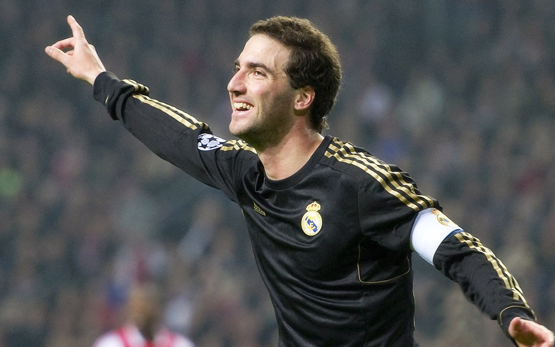 穆勒数据爆炸照亮安联，切尔西铁血终结塞维利亚神话